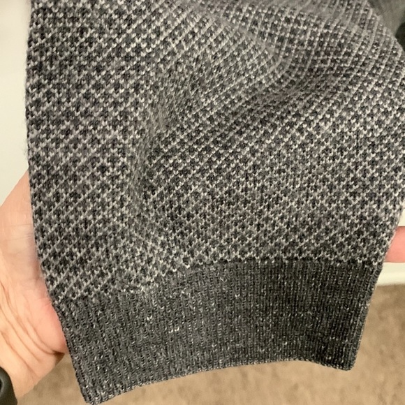 Joseph Abboud Merino Wool sweater, Size XL, Crew neck, very good condition - Picture 4 of 6